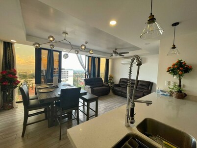 Best neighborhood. Luxury condo. 3 Beds. 10 Floor. AC throughout. WiFi. Laundry.