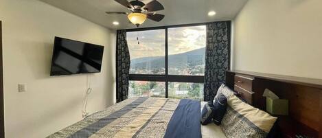 2 chambres, fer et planche Ă repasser, Wi-Fi, draps fournis