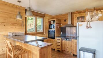 Réfrigérateur, micro-ondes, four, lave-vaisselle