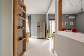 Interior - Four Seasons Suite in City Center, 350m from the Sea • 3 Suite - View & Balcony (Pescara)