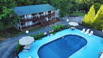 Seasonal outdoor pool