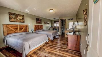 Schreibtisch, laptopgeeigneter Arbeitsplatz, kostenloses WLAN