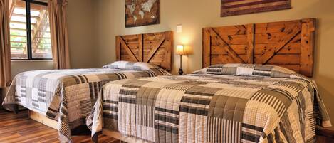 Escritorio, espacio para trabajar con laptop y wifi gratis