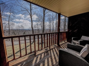 Chambre Double Majestueuse, balcon, vue colline | Bureau, espace de travail pour ordinateur portable, Wi-Fi gratuit