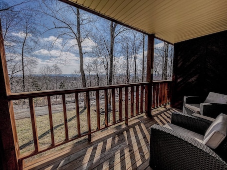 Grand Double Room, Balcony, Hill View | Desk, laptop workspace, free WiFi