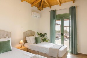 3 chambres, fer et planche à repasser, Wi-Fi, draps fournis
