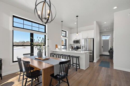 Egg Harbor Condo- new build, indoor pool and gym