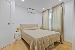 3 bedrooms, in-room safe, desk, iron/ironing board