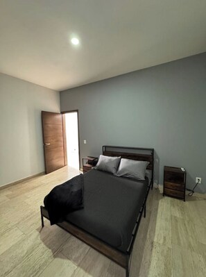 4 dormitorios, tabla de planchar con plancha, wifi y ropa de cama