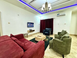 Smart TV - CLEAN 1 BEDROOM FLAT +WiFi, KITCHEN & 24Hrs LIGHT with AC. (Abuja)