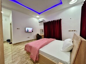 1 bedroom, desk, iron/ironing board, free WiFi - CLEAN 1 BEDROOM FLAT +WiFi, KITCHEN & 24Hrs LIGHT with AC. (Abuja)