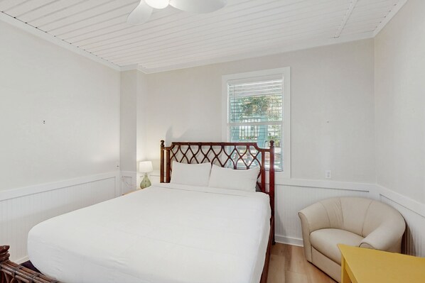 1 bedroom, iron/ironing board, internet, bed sheets