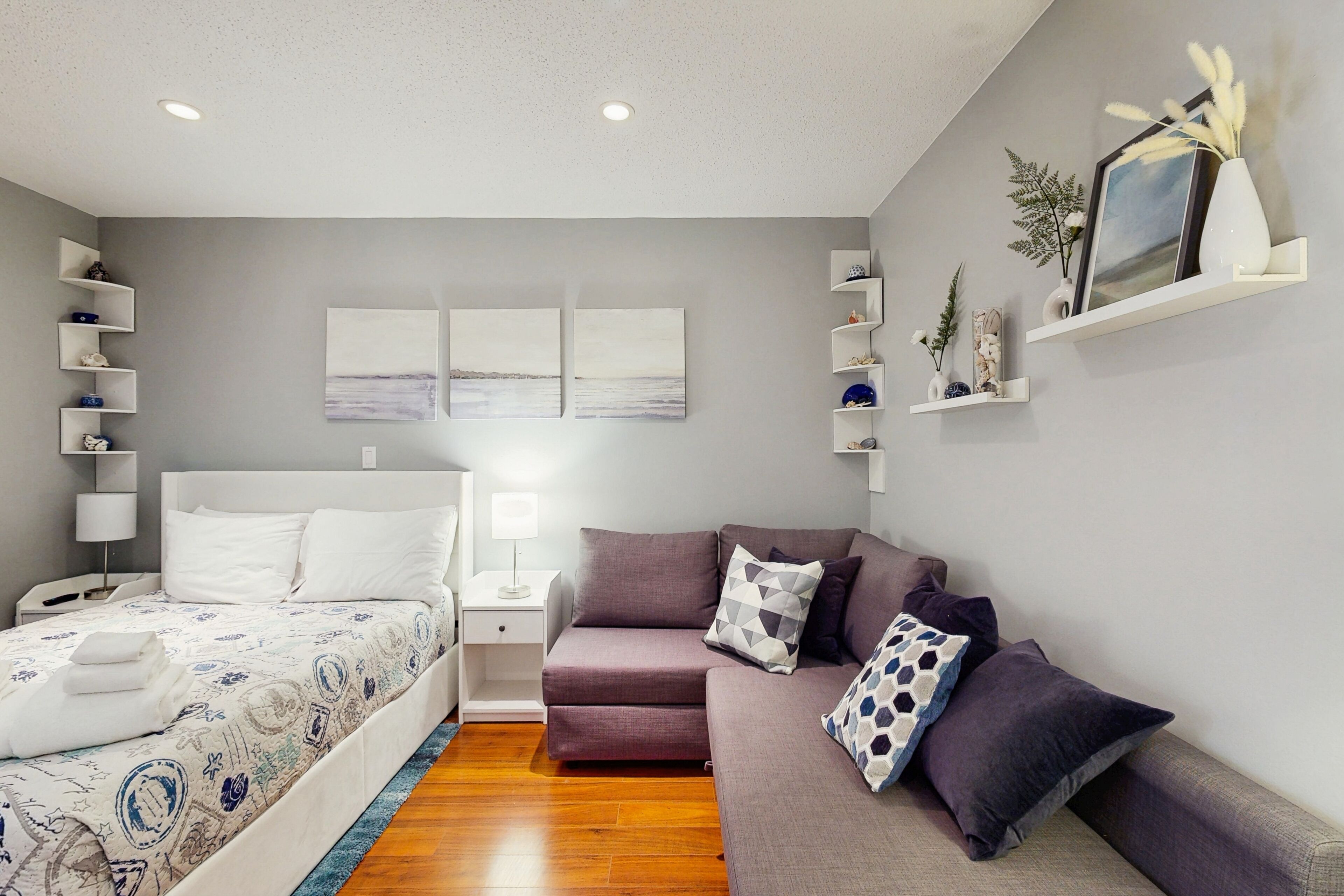 Iron/ironing board, internet, bed sheets