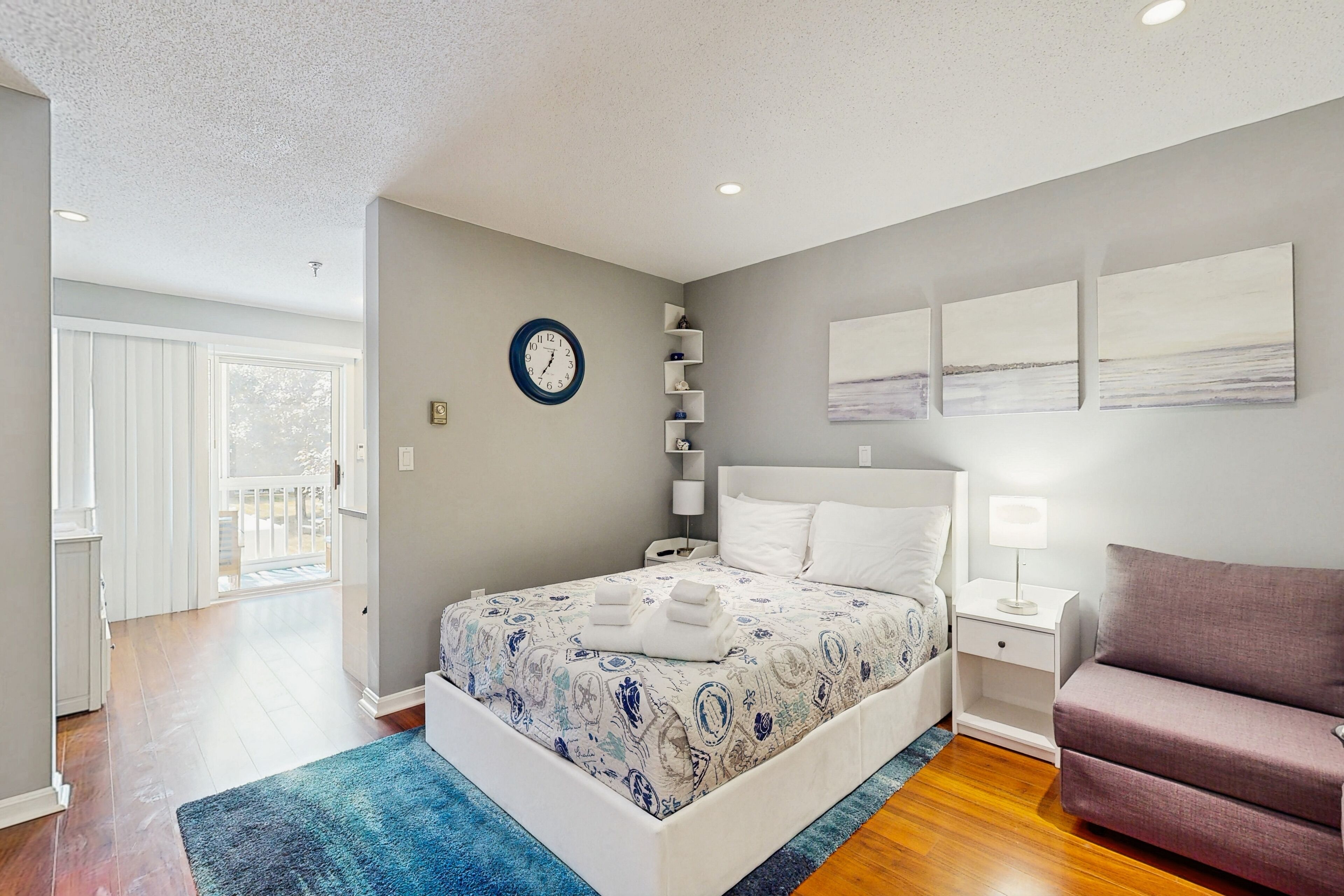 Bügeleisen/Bügelbrett, Internetzugang, Bettwäsche