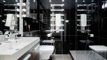 Dusch, miljövÀnliga toalettartiklar, hÄrtork och bidé