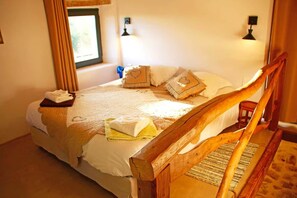 1 bedroom, iron/ironing board, WiFi, bed sheets - Charming dovecote, swimming pool and jacuzzi (saint remy)