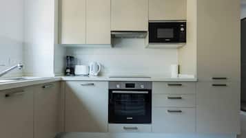 Superior Apartment, 2 Bedrooms | Private kitchen