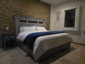 Basic Apartment | Iron/ironing board, free WiFi