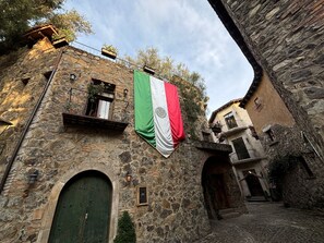 Unclassified image, 3 of 18, button - Departamento Remus (Val'Quirico)