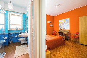 3 bedrooms, free WiFi, bed sheets - CaHouse - Three Bedroom Apartment, Sleeps 9 (Naples)