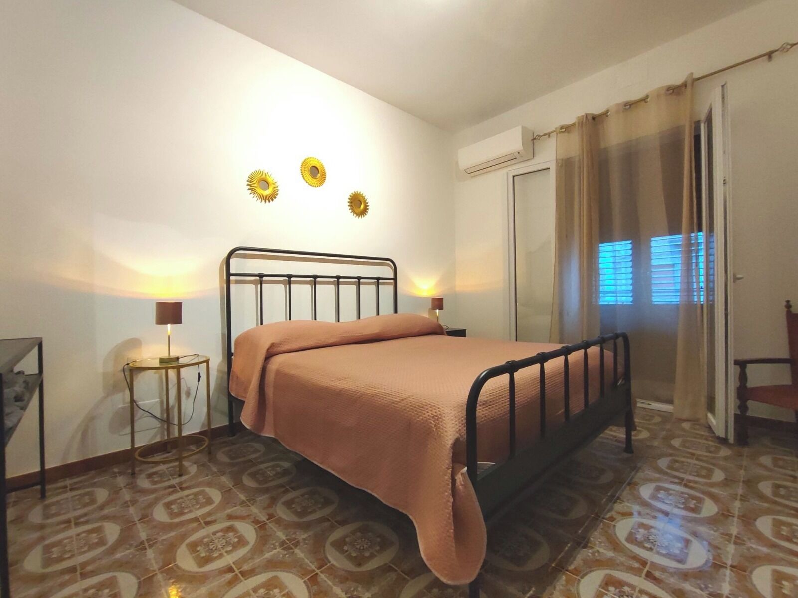 1 chambre, fer et planche à repasser, Wi-Fi, draps fournis