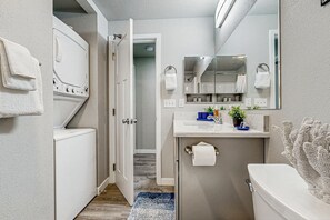 Hårtørrer, håndklæder