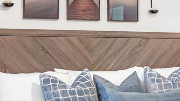 4 Schlafzimmer, Schreibtisch, Bügeleisen/Bügelbrett, Reisekinderbett