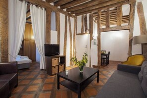 TV - A Cosy Home St Germain - 1 (Paris)