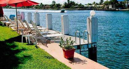 Waterfront condo near beach w/ Intracoastal Waterway view, shared pool