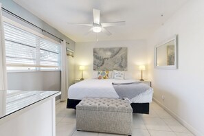 1 bedroom, iron/ironing board, internet, bed sheets - Waterfront condo near beach w/ Intracoastal Waterway view, shared pool (Pompano Beach)