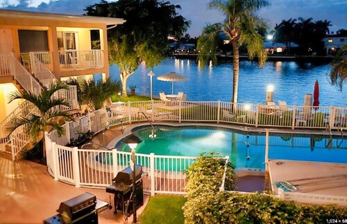 Waterfront condo near beach w/ Intracoastal Waterway view, shared pool
