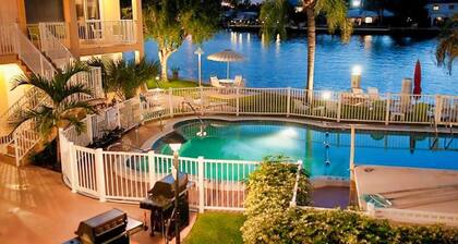 Waterfront condo near beach w/ Intracoastal Waterway view, shared pool