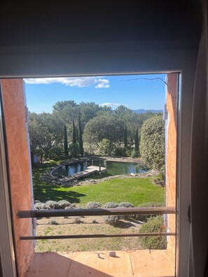Interior - Villa Benéche at the foot of the Luberon in the village of Vaugines (Vaugines)