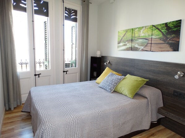 2 chambres, fer et planche à repasser, Wi-Fi, draps fournis