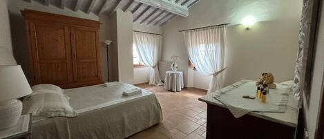 3 Schlafzimmer, Bügeleisen/Bügelbrett, WLAN, Bettwäsche