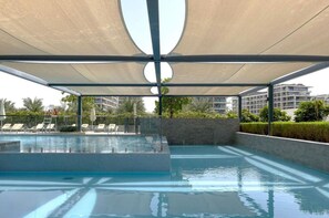 Pool - Dubai Skyline and City Views 1BR, Park Ridge Tower C, Dubai Hills Estate (Dubai)