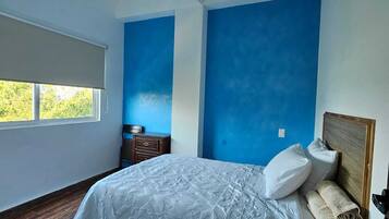 Standard Single Room, Partial Sea View | Laptop workspace, free WiFi