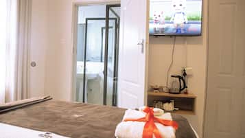 3 soveværelser, skrivebord, strygejern/strygebræt, weekendseng