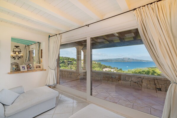Classic Villa, Partial Sea View | Terrace/patio - Villa Ippocampo by Wonderful Italy (Olbia)