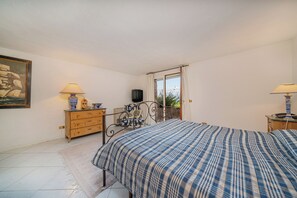 7 bedrooms, iron/ironing board, free WiFi, bed sheets - Villa Ippocampo by Wonderful Italy (Olbia)