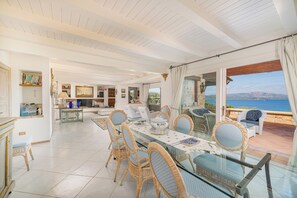 Classic Villa, Partial Sea View | Dining room