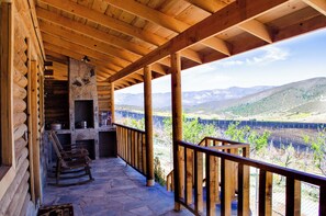 Property grounds - Beautiful cabin for family stays or romantic dinners as a couple. (Mesa de las Tablas)