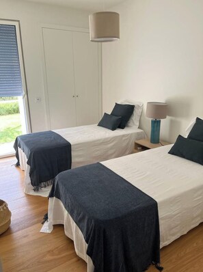2 bedrooms, desk, iron/ironing board, travel cot