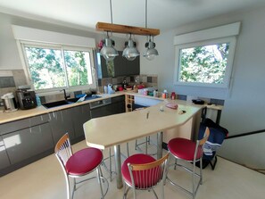 Microwave, oven, stovetop, dishwasher
