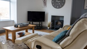 Smart TV y chimenea