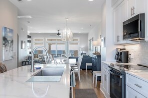 冰箱、微波炉、烤箱、洗碗机