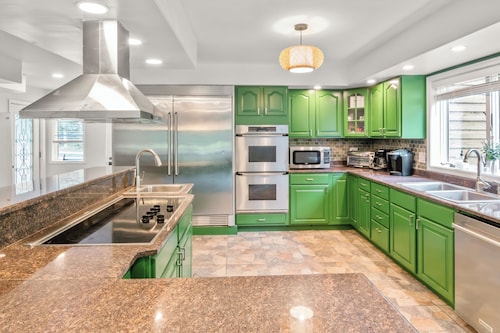 7000+ SQFT - The Grand Lodge - Spacious, Family Oriented - Massive Game Hall!