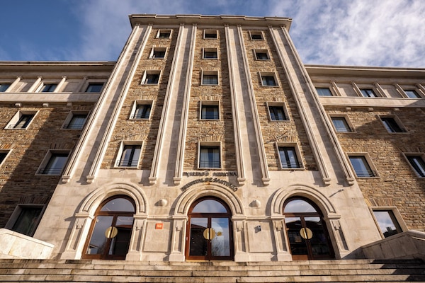 Vista frontal de la propiedad