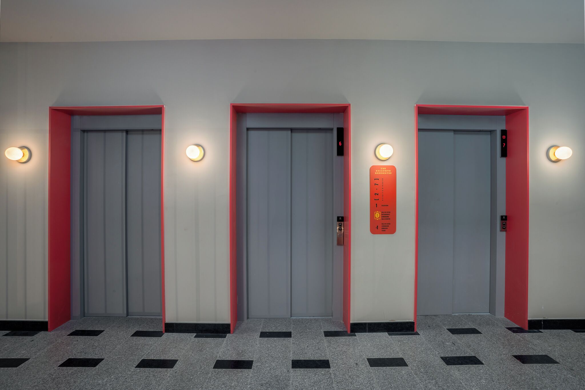 Photo - Lemonade Stays Santiago de Compostela