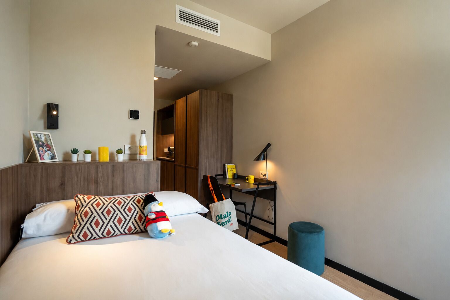 Chambre Simple Supérieure | Bureau, espace de travail pour ordinateur portable, Wi-Fi gratuit